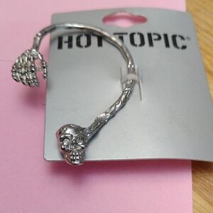 Hot Topic Silver Skull ear cuff